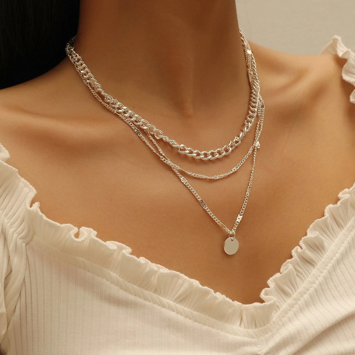 Retro New Alloy Sequin Pearl Pendant Multi-layered Clavicle Chain Wholesale display picture 1