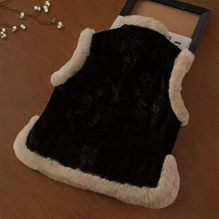 ����ʽ�R��Ů���L�������b�͹ź�ɫ�ӽq�o���p�������R�A�����_��