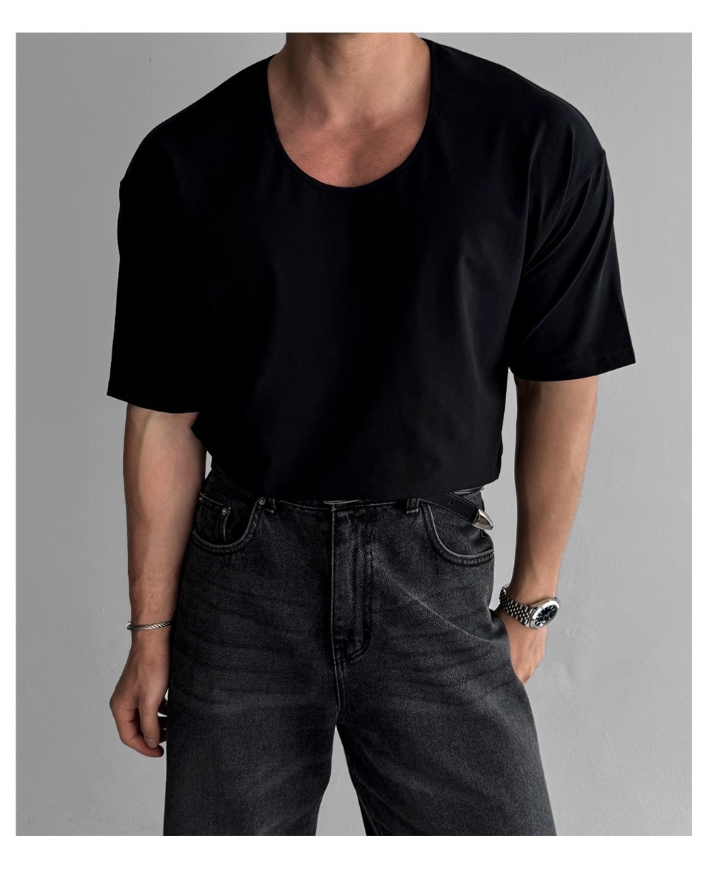 Silky Stretch Men's U-Neck T-Shirt - Lightweight Breathable Short Sleeve Top For Summer Comfort & Active Wear_viptrois.com