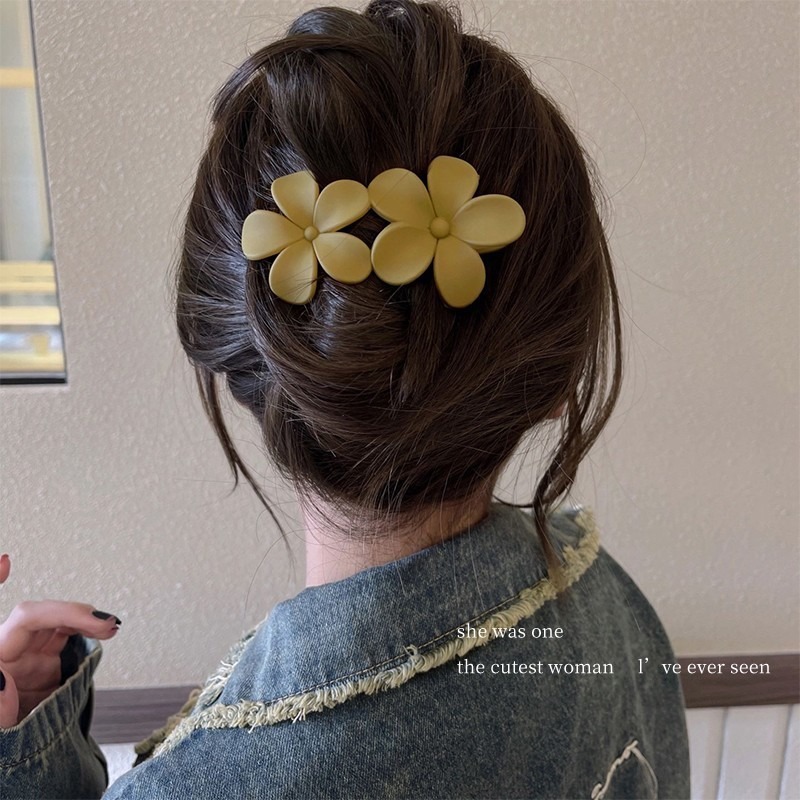 Pinza de agarre de flores de temperamento para mujer verano 2025 nuevo estilo horquilla esmerilada en la parte posterior de la cabeza gran clip de pico de pato para el cabello grande tocado