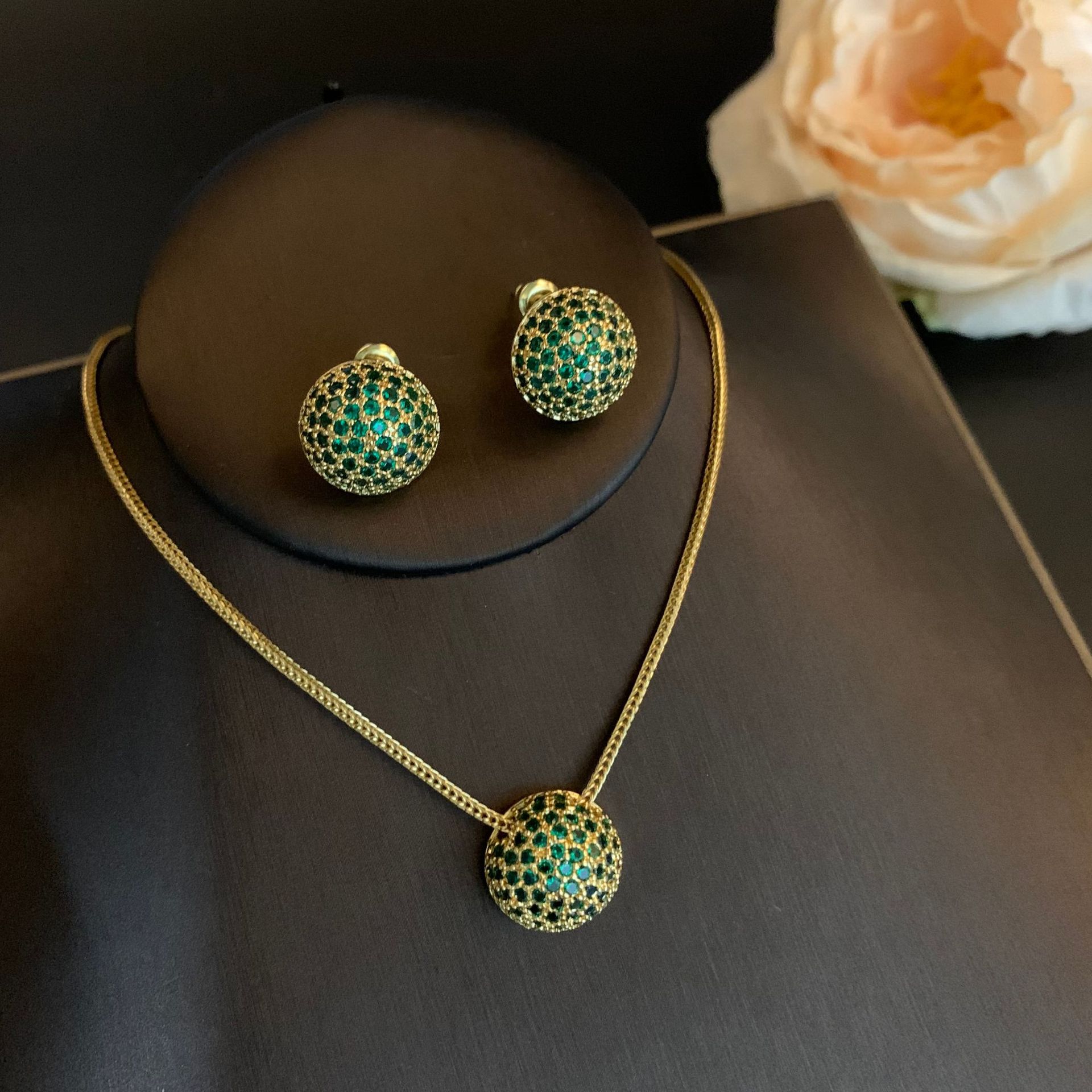 New fashion all match niche jewelry set simple natural pendant full inlaid earrings elegant temperament earrings_voghion.com