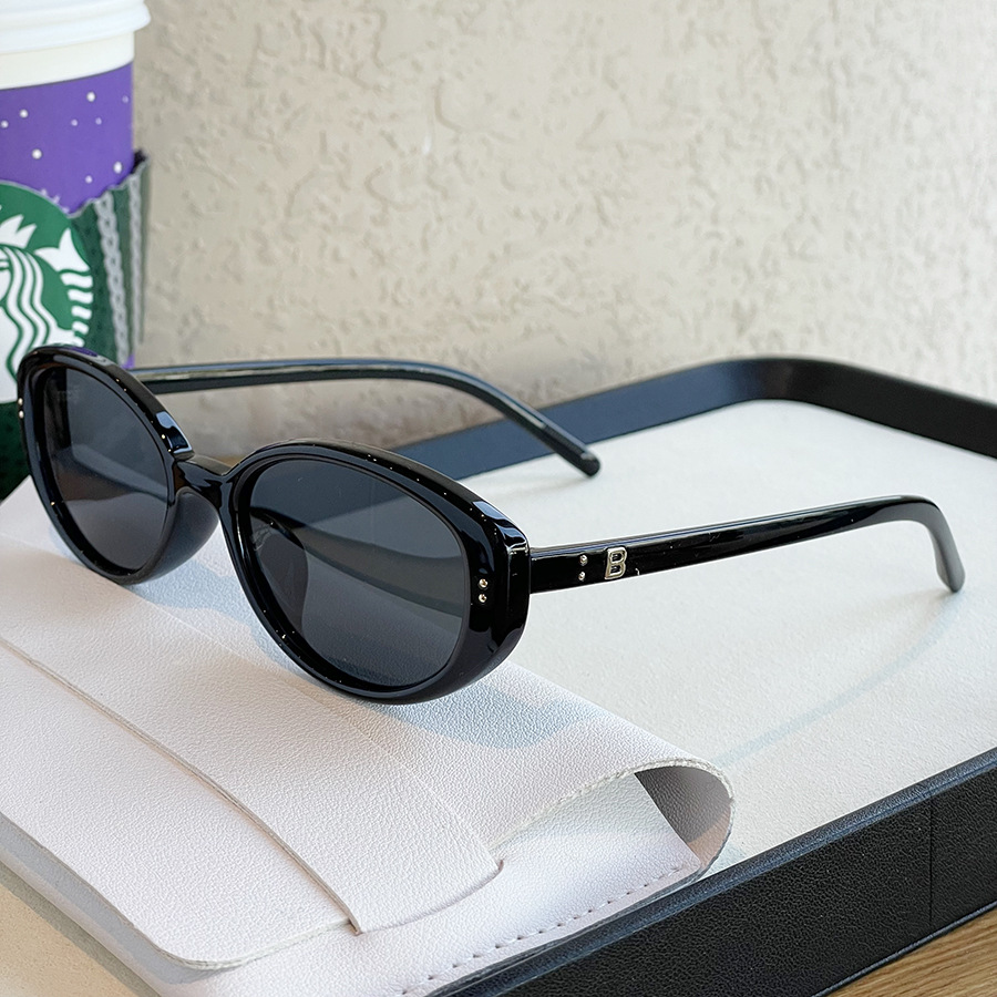 2026 New TR90 Cat-Eye Small Frame Polarized Sunglasses for Women - High-End Trendy Designer Style Fashion Sunglasses - Thumbnail 6