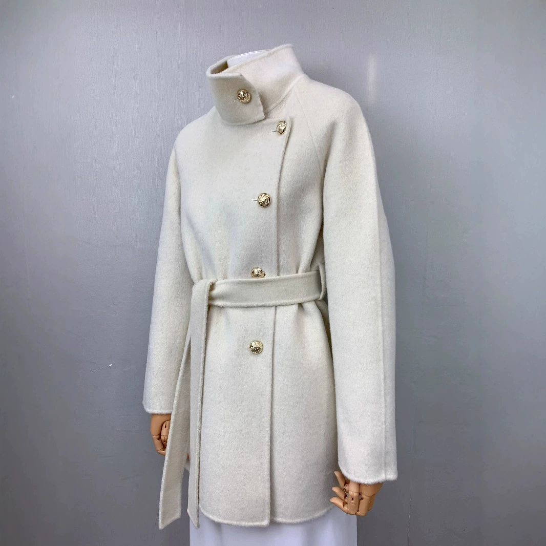 Бежевый черный воротник с вертикальным воротником