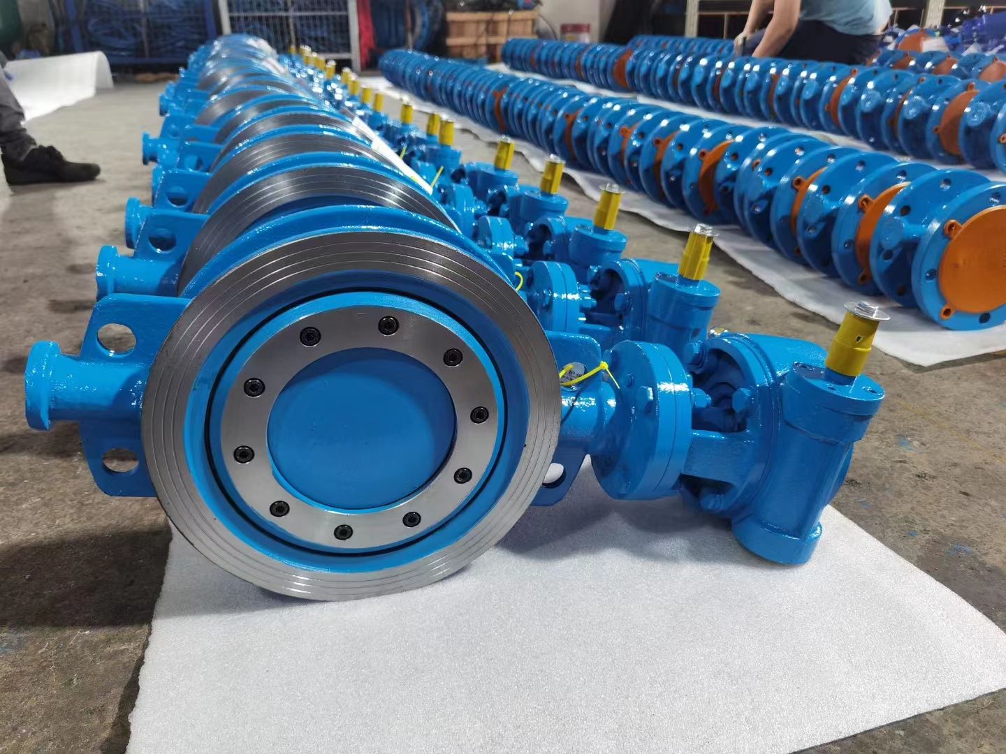 D343HS-16C双向承压蝶阀DN150手动涡轮式双法兰硬密封碟阀DN2000