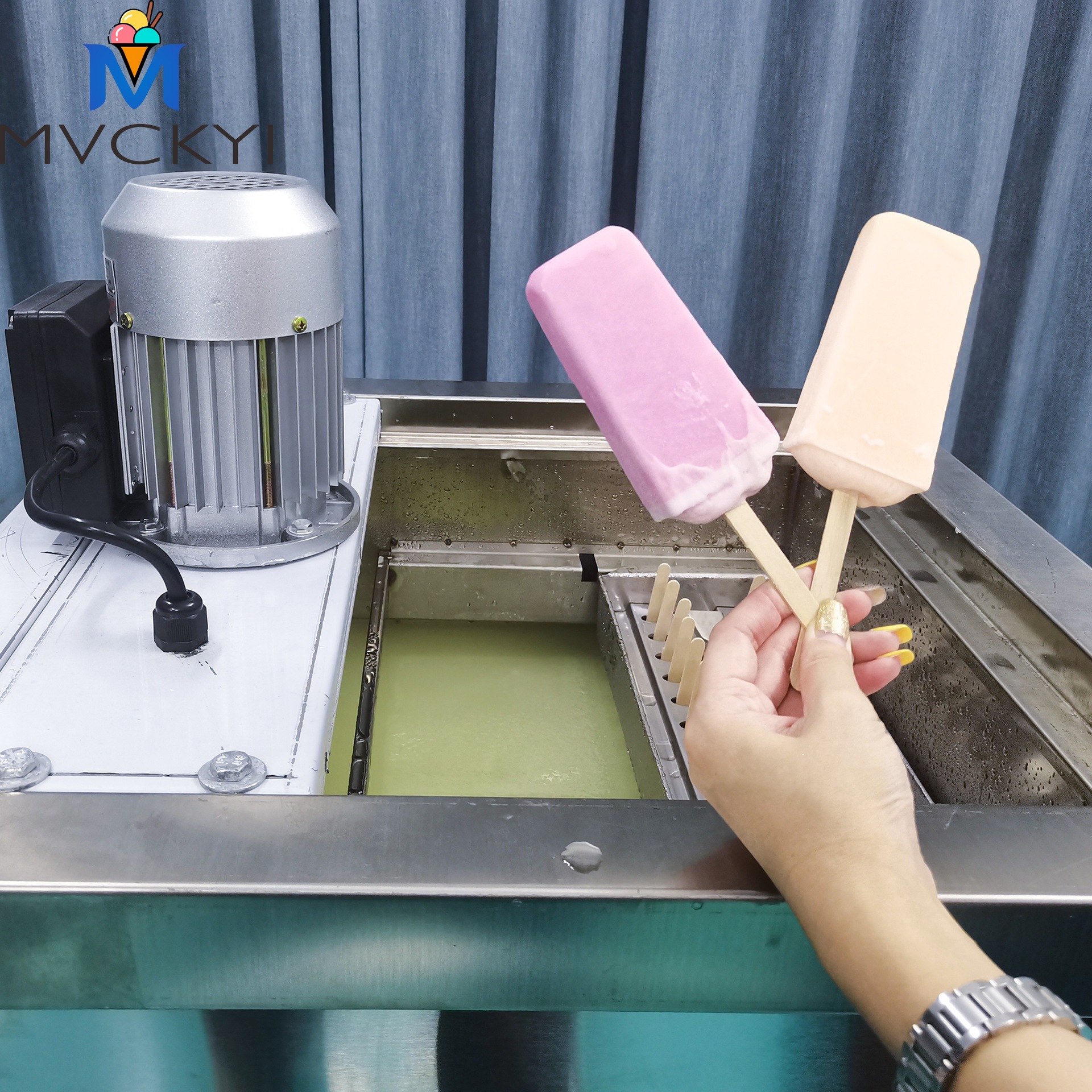 明毅全自动冰淇淋设备2模巴西Ataforma水果冰棒机Popsicle Maker