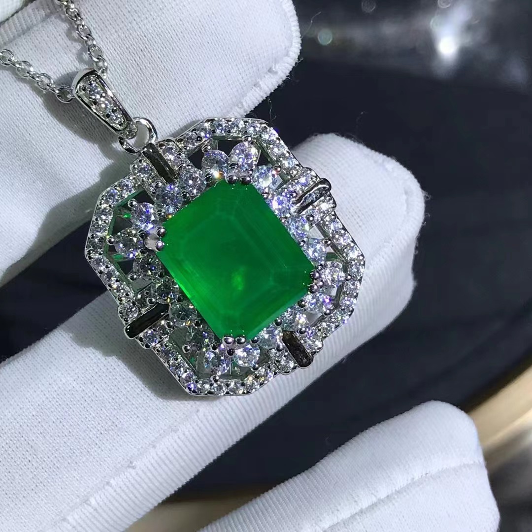 Colgante de esmeralda sintética de alta calidad 5 quilates VVS grado D color 3EX colgante de colgante de venta caliente transfronterizo