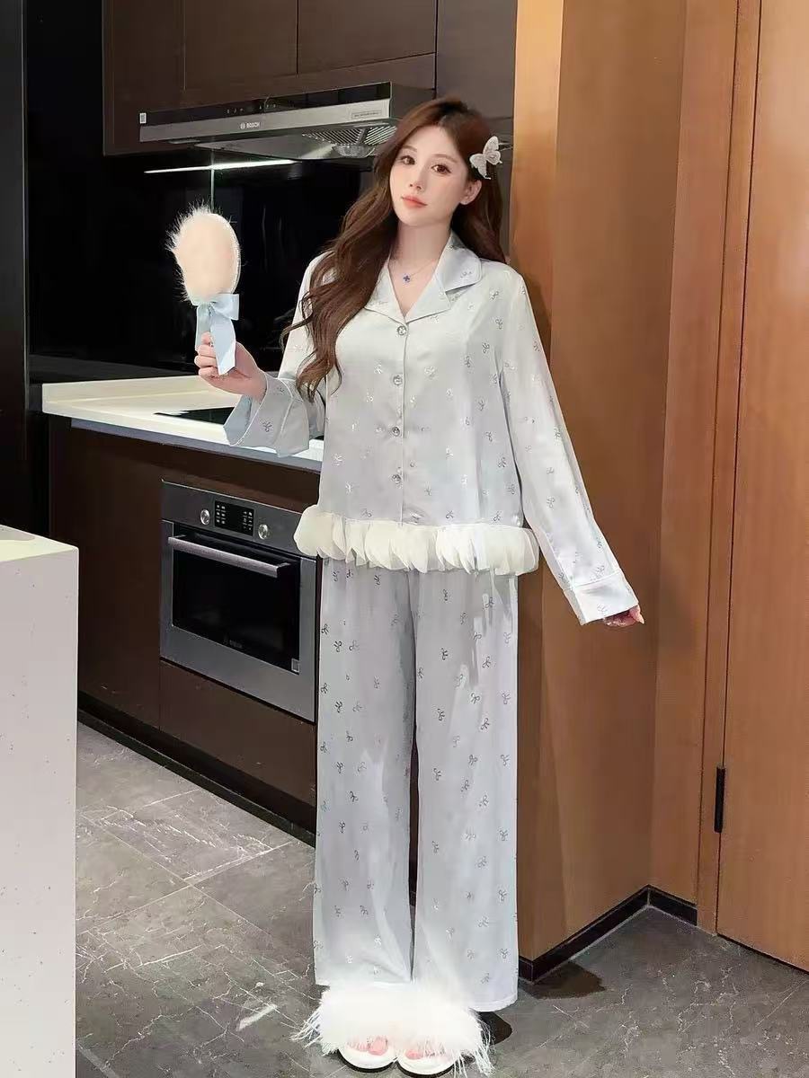 파란색 긴 소매 + 바지