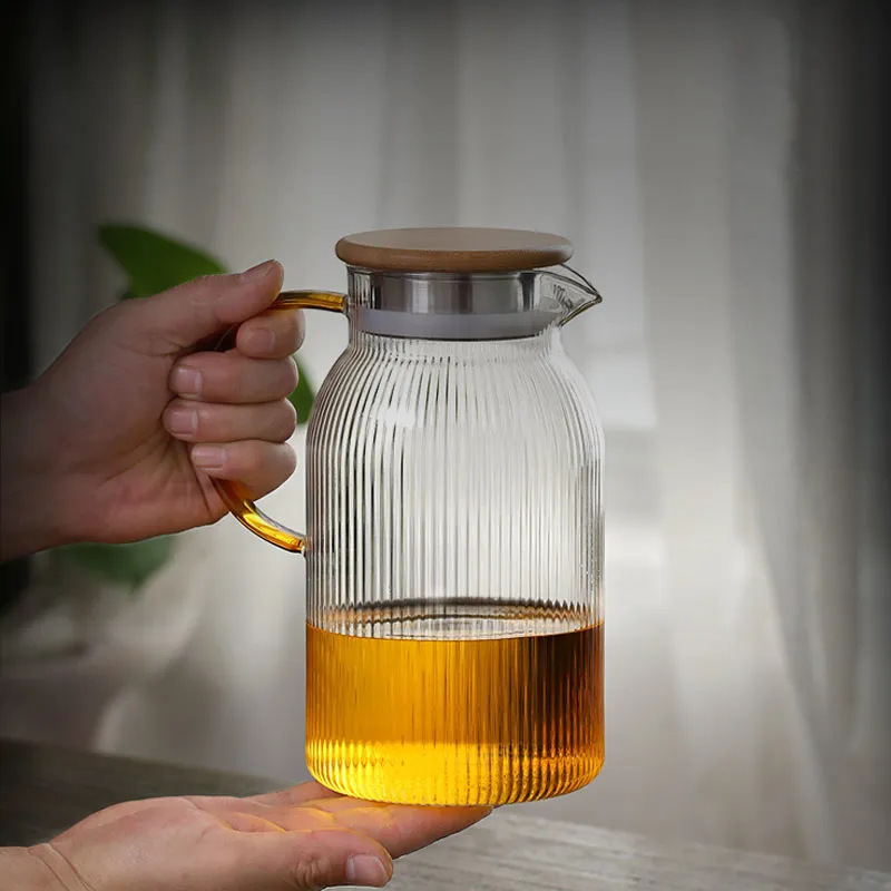 Botella de agua fría Botella de agua de vidrio Botella de agua fría resistente a altas temperaturas Botella de espuma fría de jugo de gran capacidad para el hogar