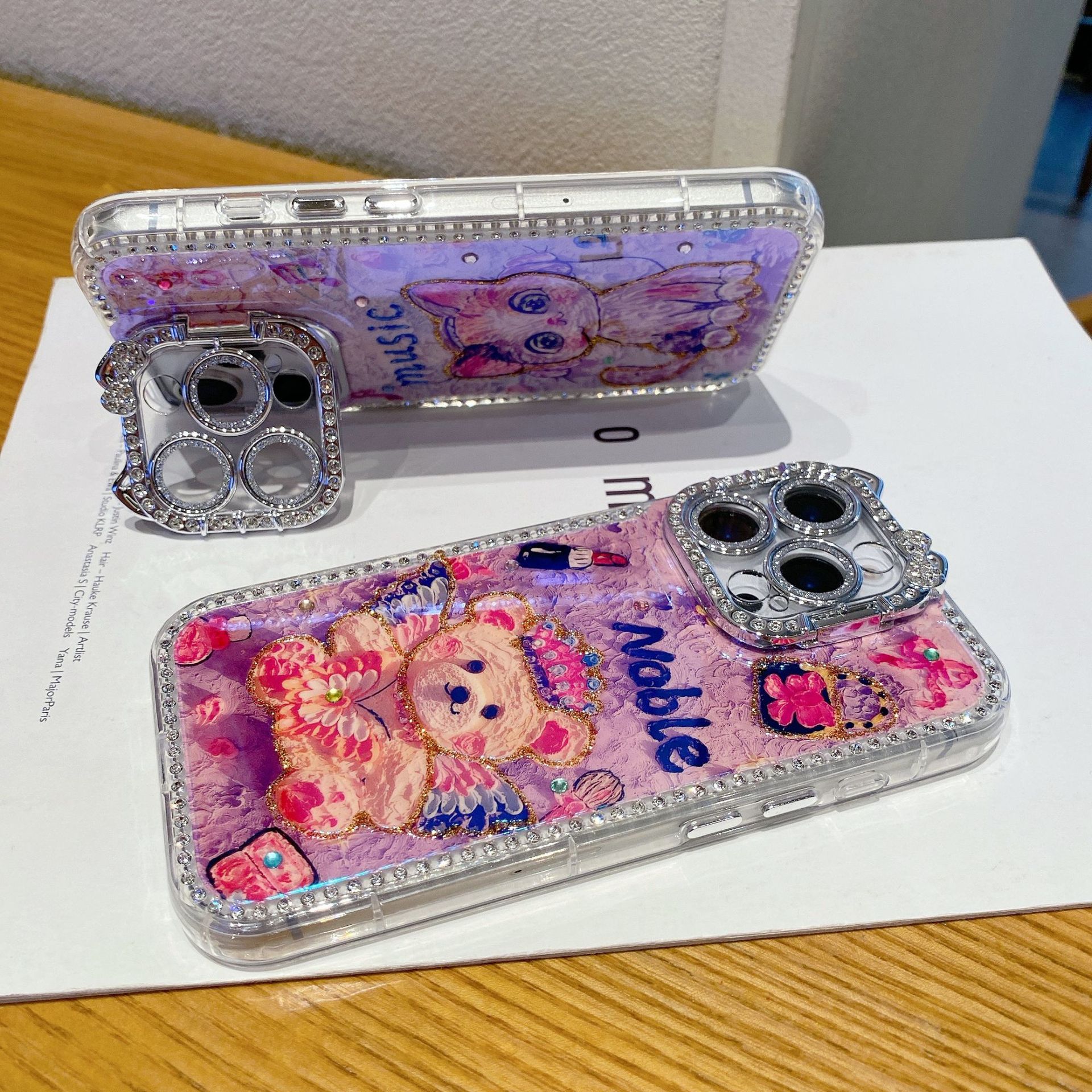 Pintura al óleo熊 para Apple 17 / 16 caja de teléfono celular perforación lateral lente de gato película en un marco de soporte para iPhone