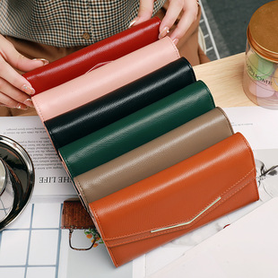 Factory wholesale e-commerce tide brand banquet clutch women's fashion temperament patent leather bag nude slung envelope high-grade