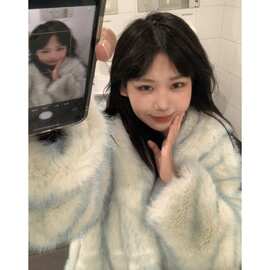 狐狸毛韩版渐变蓝色保暖仿毛毛外套冬季新款小众连帽上衣女