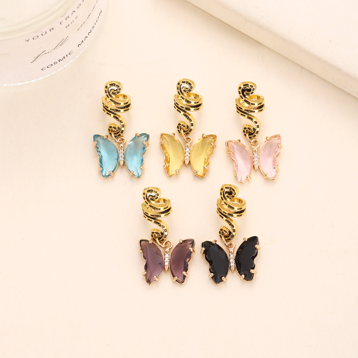 Red famoso nuevo anillo de pelo de trenza sucia personalidad hip hop colgante de cristal mariposa anillo de pelo de moda cool girl tocado para el pelo