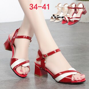 ��Ƥ�и���ЬŮ2022�ļ��¿�һ�ֿێ�ƽ��Ь�r��ƴɫ¶ֺ��aЬ��