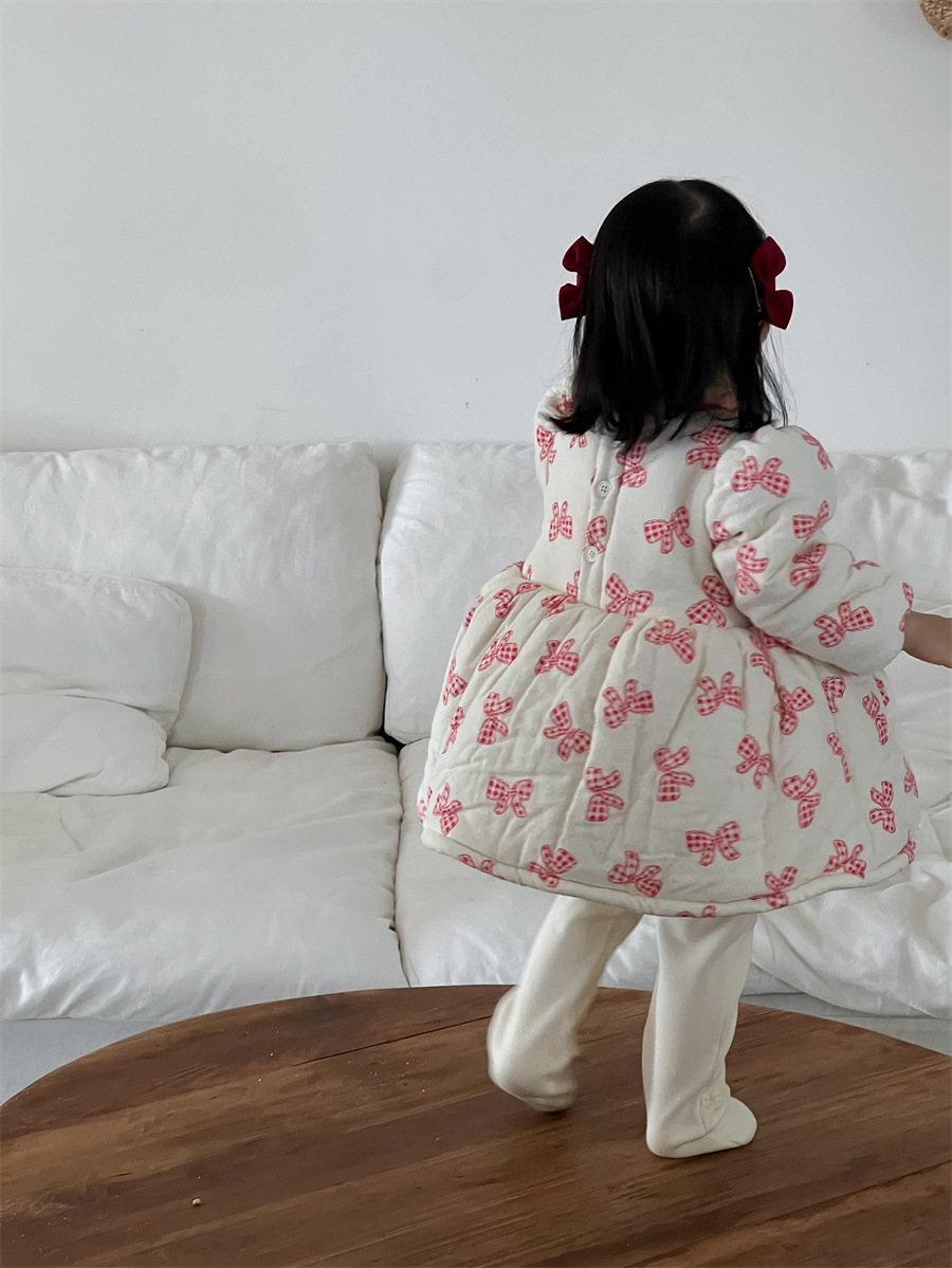 Baby otoño-invierno conjunto de ropa infantil coreana 2024 nueva ropa de bebé gruesa niñas más bolsa de terciopelo ropa de invierno