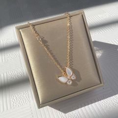 Fanjia 高バージョンバタフライネックレスレディースハイエンドファッションニッチライト高級鎖骨チェーン工場直販ライブブロードキャストクロスボーダー