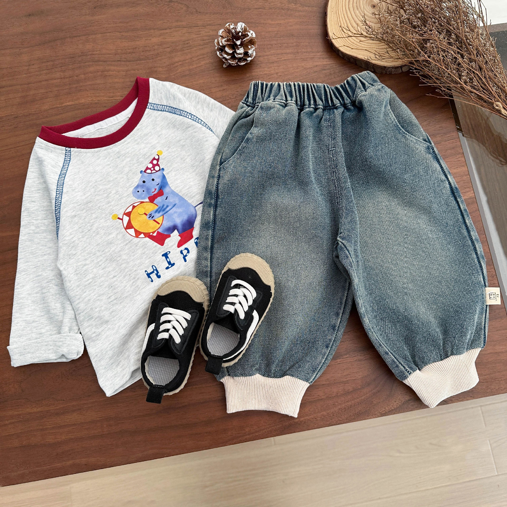 Children's spring jeans for boys