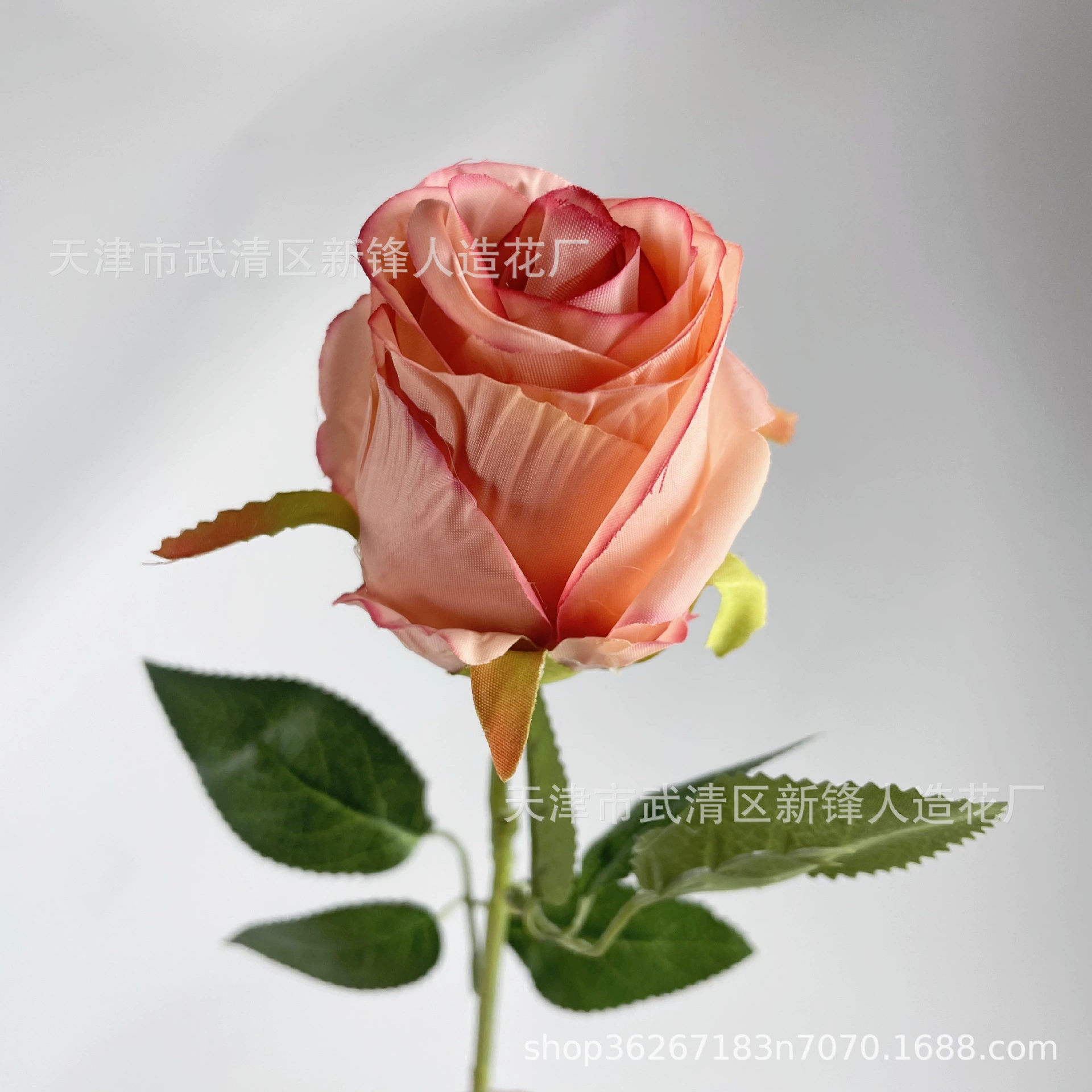 Розовая сливовая ложбинка Bulgarian False Flower Plastic Flower Decoration шелковый цветок Гостиная имитационная цветочная композиция для свадьбы