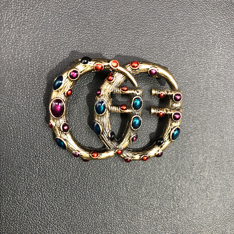 Full Diamond Multifunctional Brooch Accessory for Women, Double C Letter Brooch, Chanel-Style Rhinestone-Embellished Elegant Clothing Accessory to Prevent Exposure