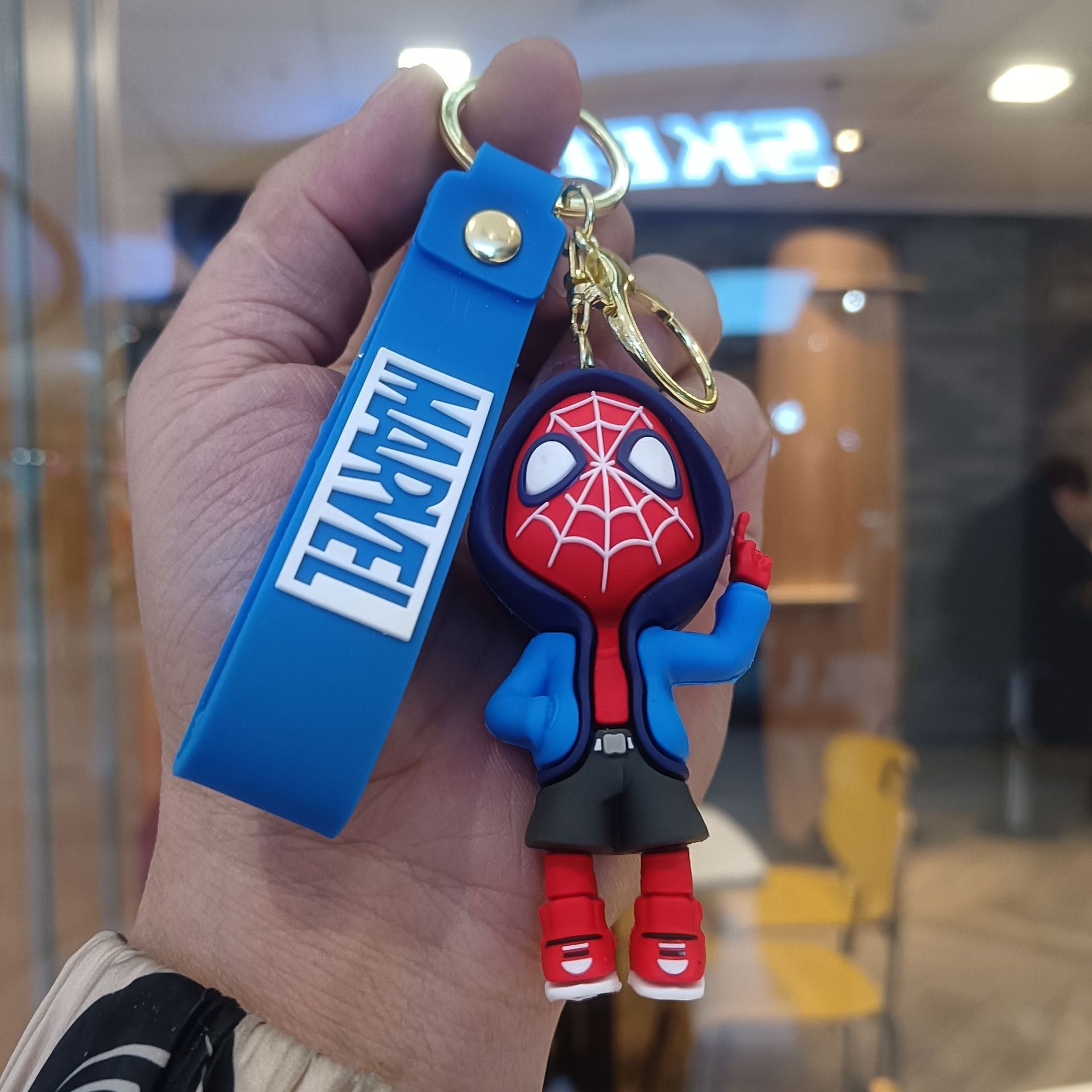Llavero de Spider-Man del Multiverso, muñeco 3D de dibujos animados, llavero para pareja, colgante para mochila, pequeño regalo al por mayor