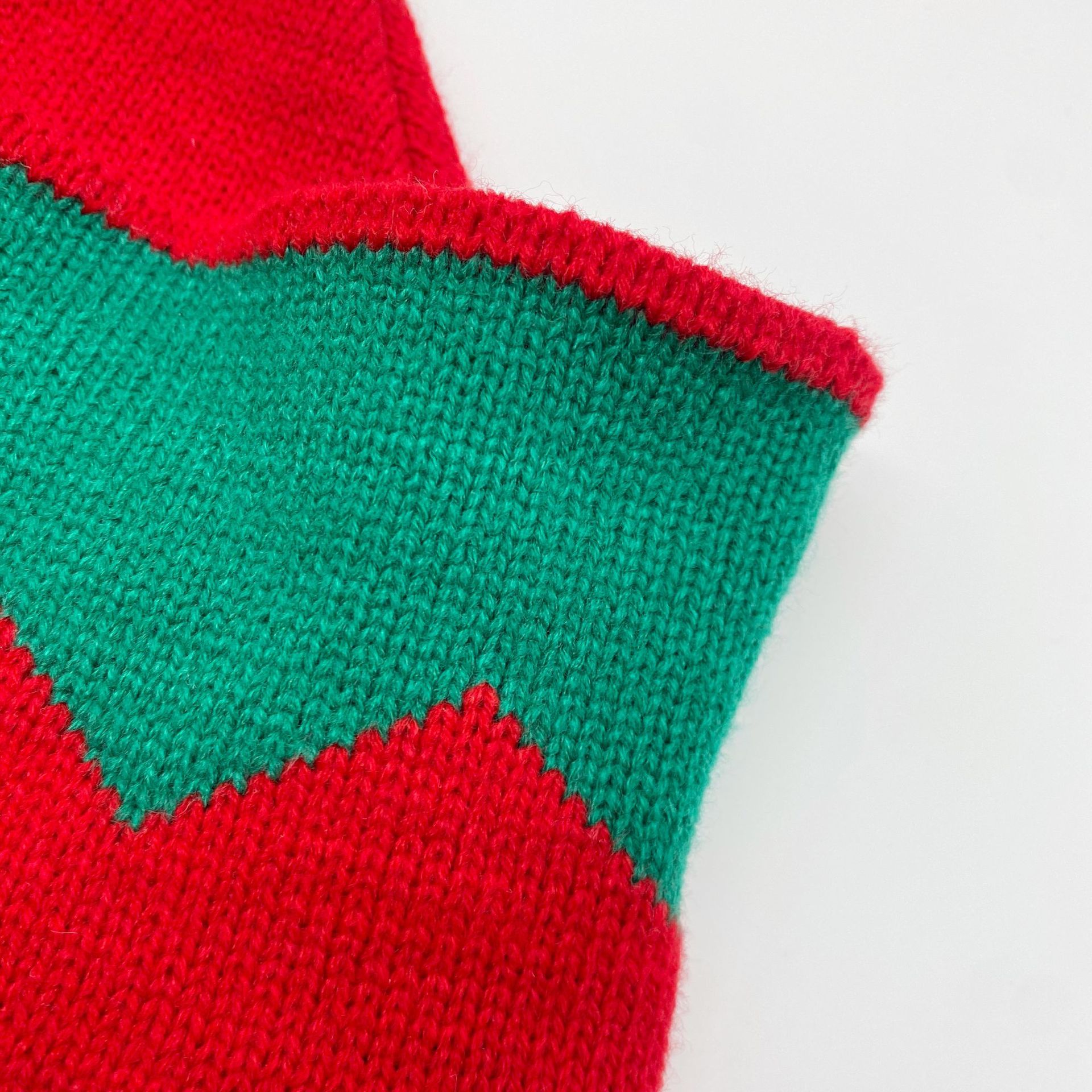 INS Otoño e Invierno Nueva Letra R estándar sombrero de punto flanger protección auditiva cálido todo partido celebridad de Internet mismo estilo sombrero de lana sombrero frío para las mujeres