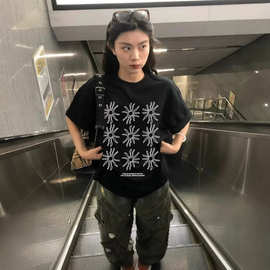 广州睿一十三行R*S家品质！2026韩系小众文艺印花宽松休闲短袖T恤