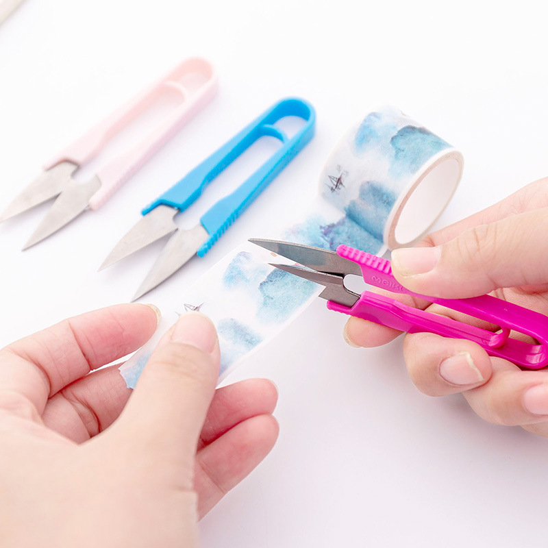 Mango de plástico H182 tijeras de punto de cruz de acero inoxidable tijeras de corte en forma de U tijeras de hilo para el hogar tijeras de cabeza de hilo pequeñas
