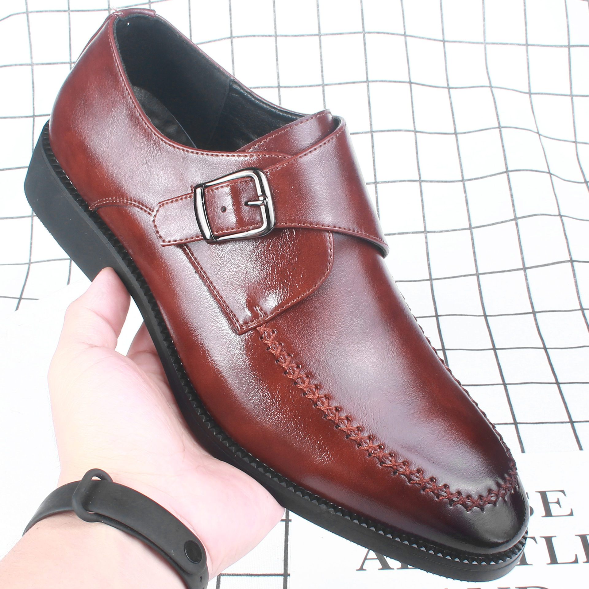 �д���2022�¿�Ӣ����ʿ����СƤЬ��������һ�ŵų�Ь92