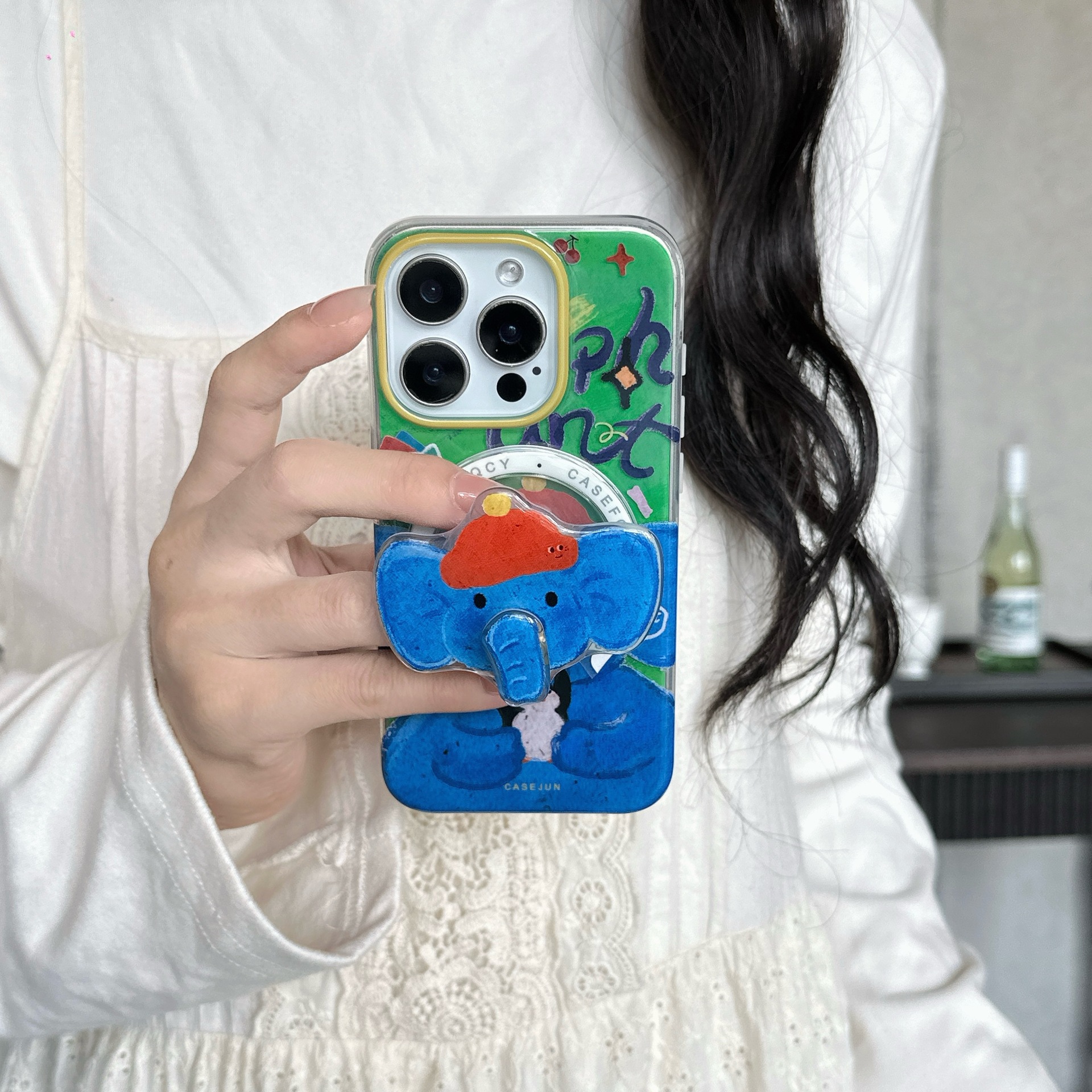 Soporte de nariz de elefante giratorio creativo para Apple 16promax funda para teléfono móvil iPhone15 nuevo 14 atracción magnética