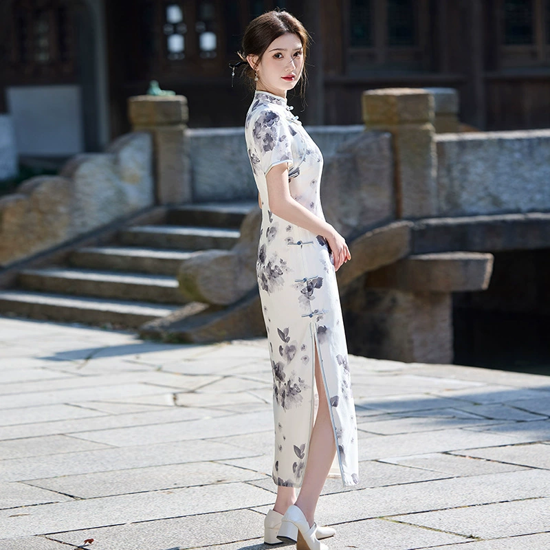 Чернила рисует чонсам женский продвинутый китайский стиль Danqing улучшает молодой темперамент