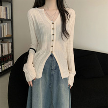 韩版v领开叉纽扣小个子针织衫女春季甜美设计感小众长袖打底上衣
