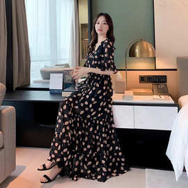 跨境2026春夏季雪纺收腰仙女碎花连衣裙网红遮肉显瘦度假印花长裙