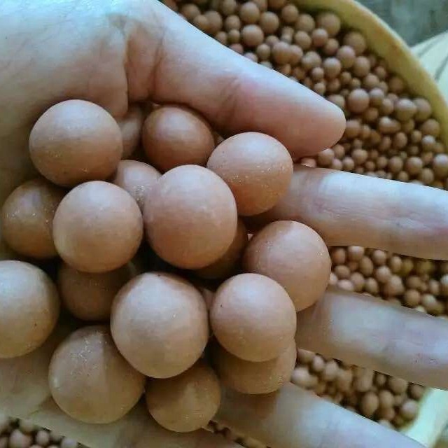 现货供应木鱼矿化球木鱼石球净化矿物质陶瓷球水处理材料陶瓷球