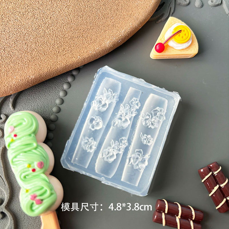 Venta caliente transfronteriza molde de manicura de alta transparencia animal de dibujos animados oso bowknot ramo DIY modelo de manicura en relieve tridimensional