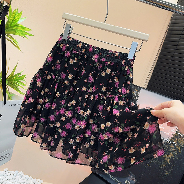Flattering Floral Wide-Leg Shorts 4