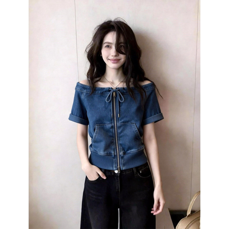 French-Style Elegant and High-End Feel, Slim-Fit Washed Denim T-Shirt for Petite Figures, Slimming and Waist-Cinching Off-Shoulder Crop Top