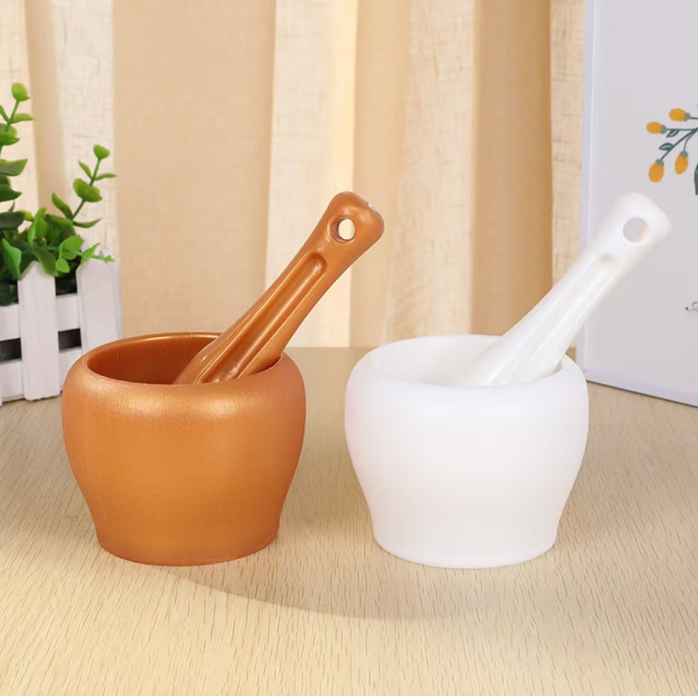 Household Kitchen Gadgets Pp Plastic Resistant Garlic Pounder Creative Garlic Grinder Garlic Press Manufacturer Direct Sales