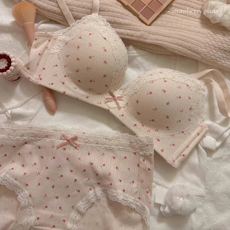 胸が小さい女性向けの甘くて爽やかな花柄の下着、ワイヤーなしのプッシュアップ、副乳を引き締める、快適なレースのシームレスブラ|undefined