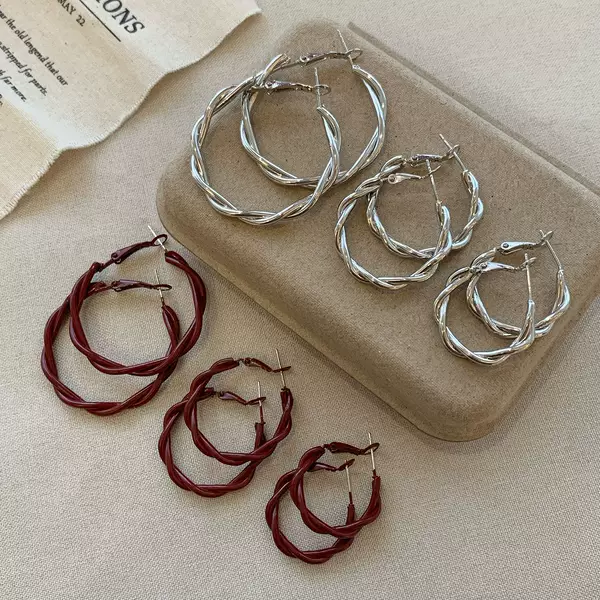 New Style Simple Atmospheric Red Ring Twist Earrings Silver Needle Women's Ins Exaggerated Daily All-match Cold Wind Earrings
