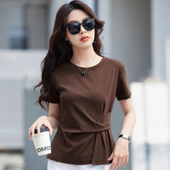 デザイン感半袖tシャツの女性は腰の不規則な上着の気質が流行しています。