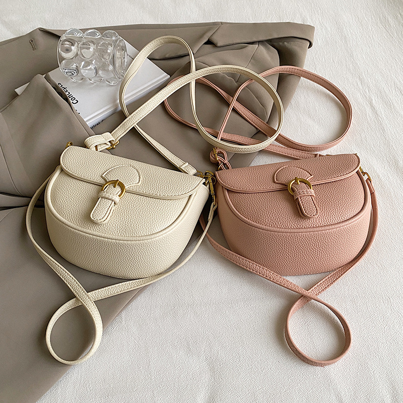 Women's Medium Pu Leather Solid Color Vintage Style Classic Style Sewing Thread Oval Magnetic Buckle Shoulder Bag display picture 20