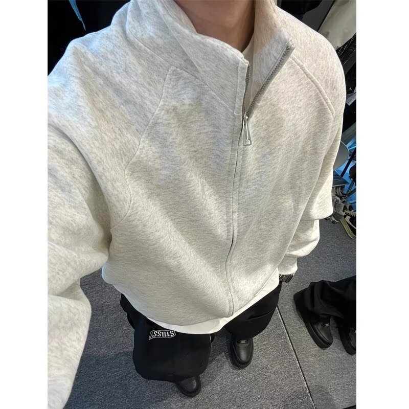 American Retro Cleanft Cardigan Sweatshirt for Men, Boxy Fit, Stand-Up Collar, Zip-Up Jacket, Autumn and Winter Silhouette Cut American Retro Cleanft Cardigan Sweatshirt for Men, Boxy Fit, Stand-Up Collar, Zip-Up Jacket, Autumn and Winter Silhouette Cut