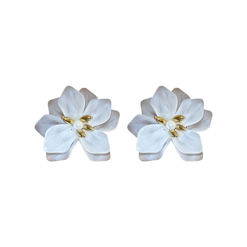 Aguja de plata Super Hada flor pétalo pendientes geométricos de moda exagerada chica corazón Stud pendientes dulce fresco pendientes de alto grado