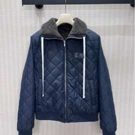 26秋冬新品 菱格绗缝棉外套，毛绒翻领柔和中和酷感