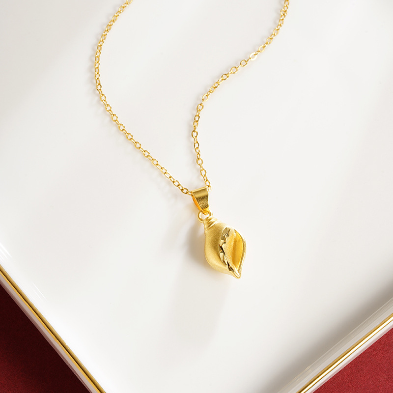 Nuevos productos de oro de arena vietnamita simple pequeño colgante de caracol de moda para chicas de lujo ligero de lujo de alta calidad en línea joyas
