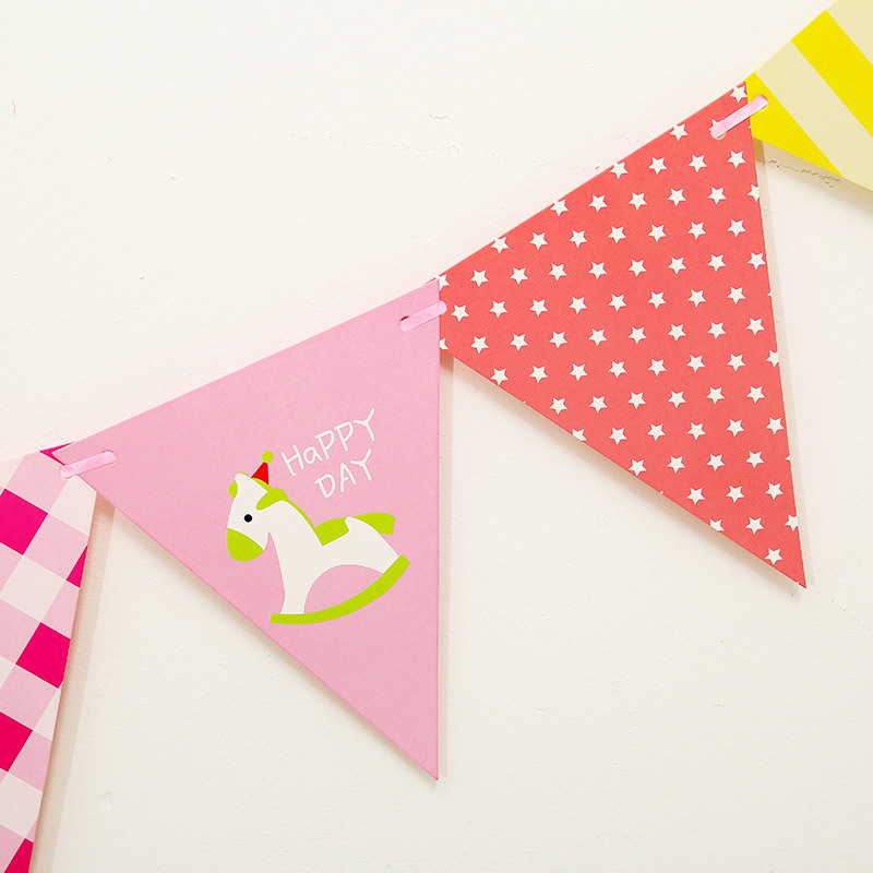 Décorations de fête d'anniversaire en papier, style triangle coloré et simple, disponibles en stock_voghion.com