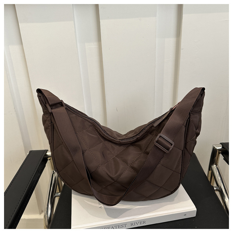 "Stylish large-capacity dumpling bag 2025 New trendy and fashionable niche single-shoulder bag, versatile and simple crossbody bag wholesale. undefined