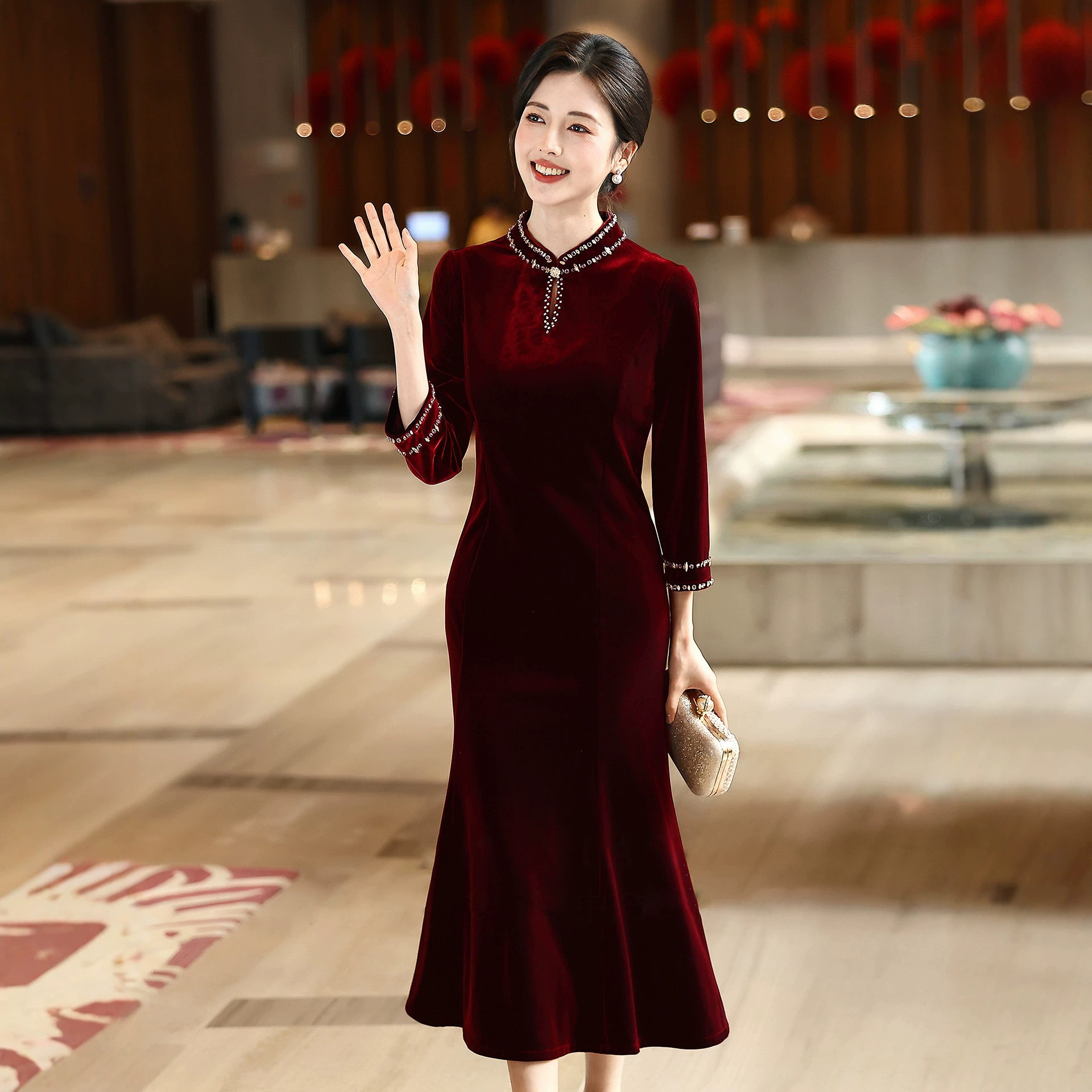 高贵丝绒喜婆婆婚宴礼服2026新款结婚婚礼敬酒服喜妈妈连衣裙高级