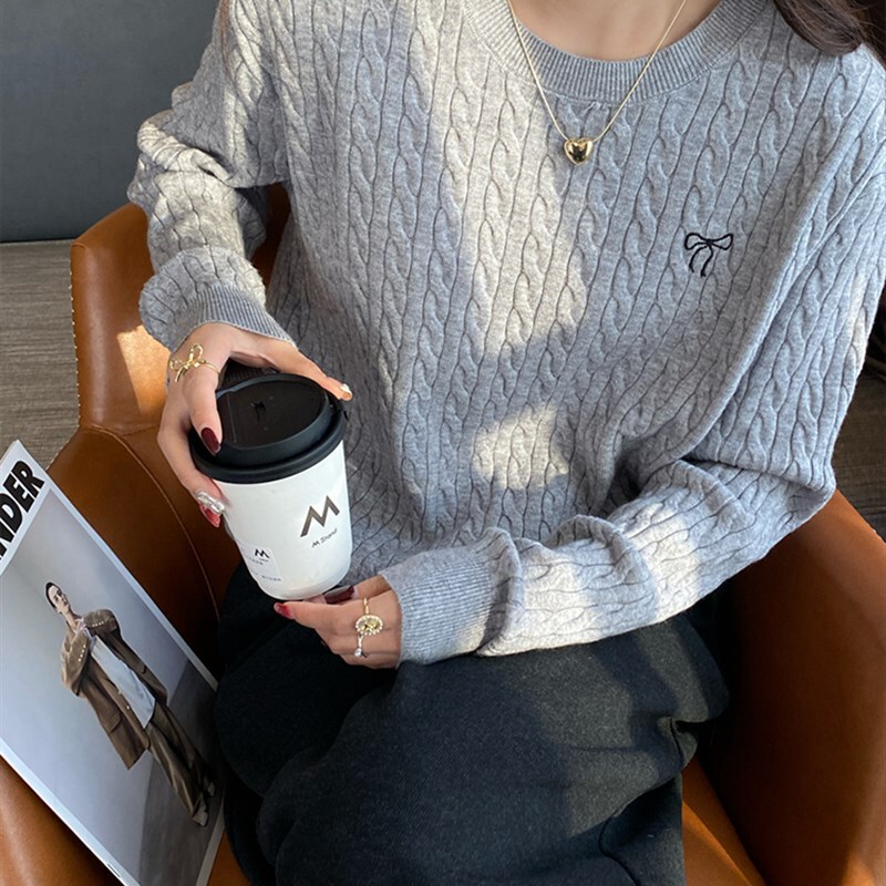 黄色低圆领针织毛衣女秋冬内搭2025新H款小香风上衣刺绣长袖打底|undefined