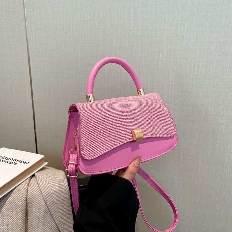 Pequeño fresco dulce 2025 primavera y verano nuevo estilo urbano elegante moda moda moda moda con personalidad extranjera en mochila