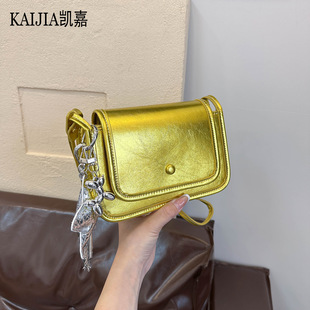 �羳�����¿ɫ���w�������R�������ٹ����e�����n��μ�б���